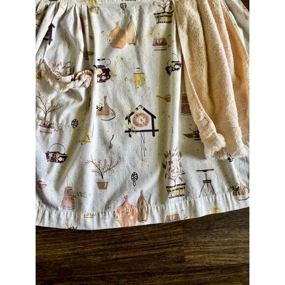 Vintage 1950s Half Apron Novelty Print Kitchen Knick Knacks Attached Hand Towel - Picture 7 of 13